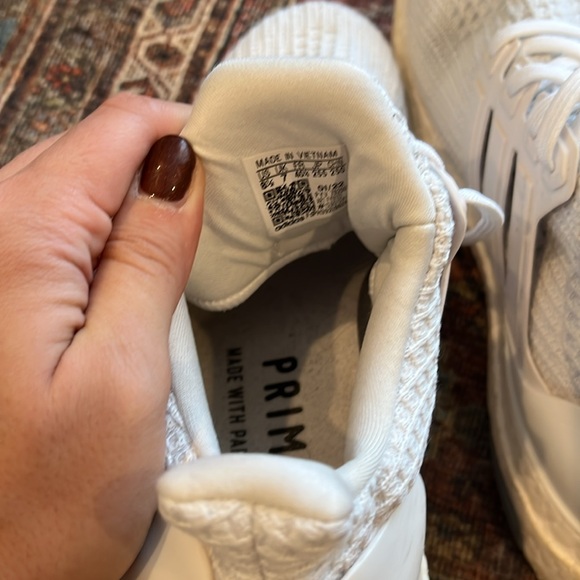 Adidas Ultra Boost women’s 8.5 - Picture 6 of 11